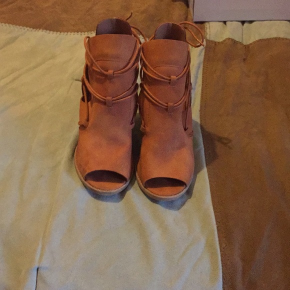 Brown Lace up booties - Picture 2 of 2